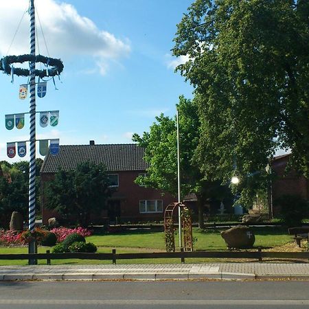 Hotel Am Rosenplatz,24 Stunden Check In, Kostenfreie Parkplaetze Brechtorf Luaran gambar
