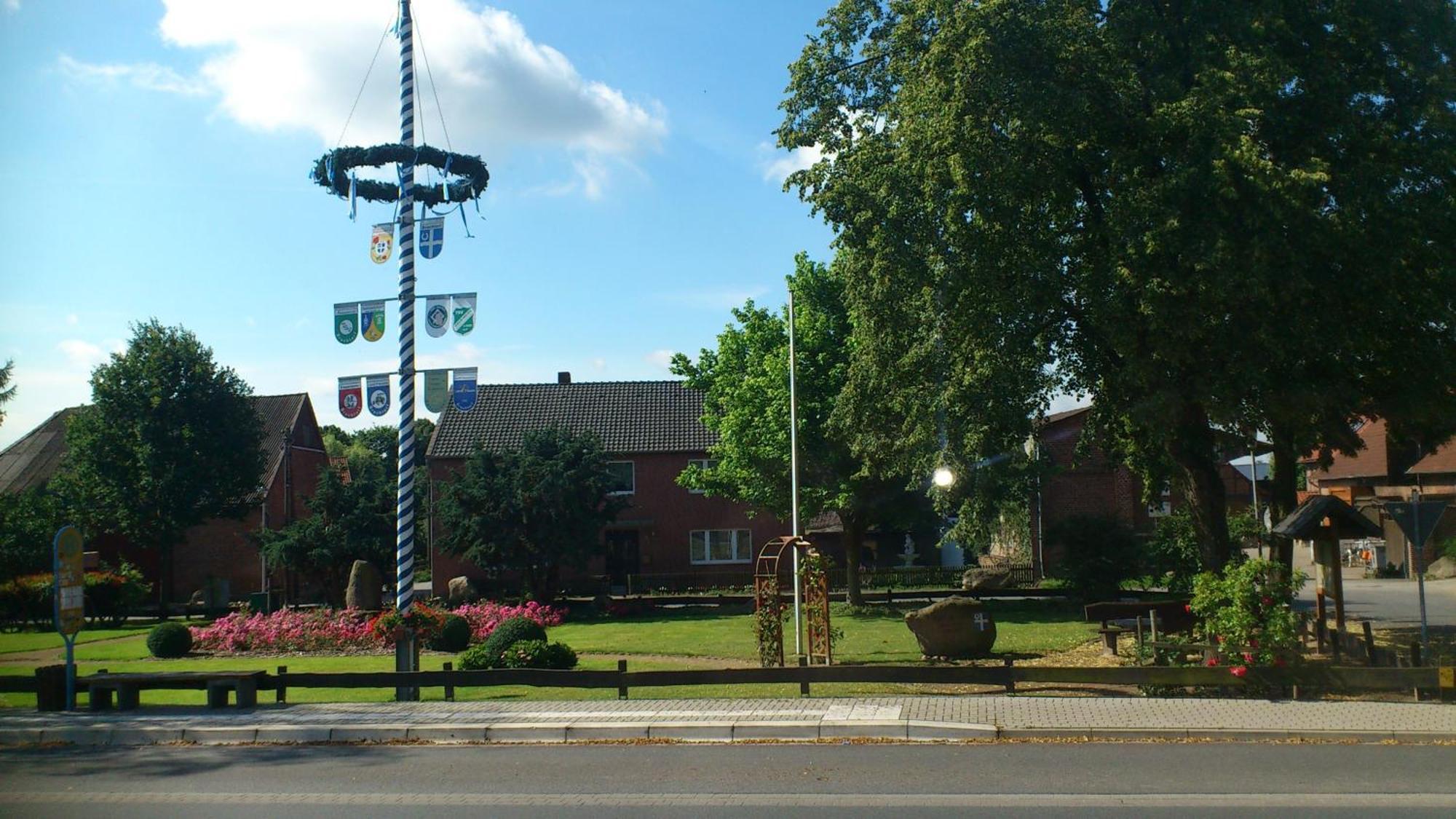 Hotel Am Rosenplatz,24 Stunden Check In, Kostenfreie Parkplaetze Brechtorf Luaran gambar