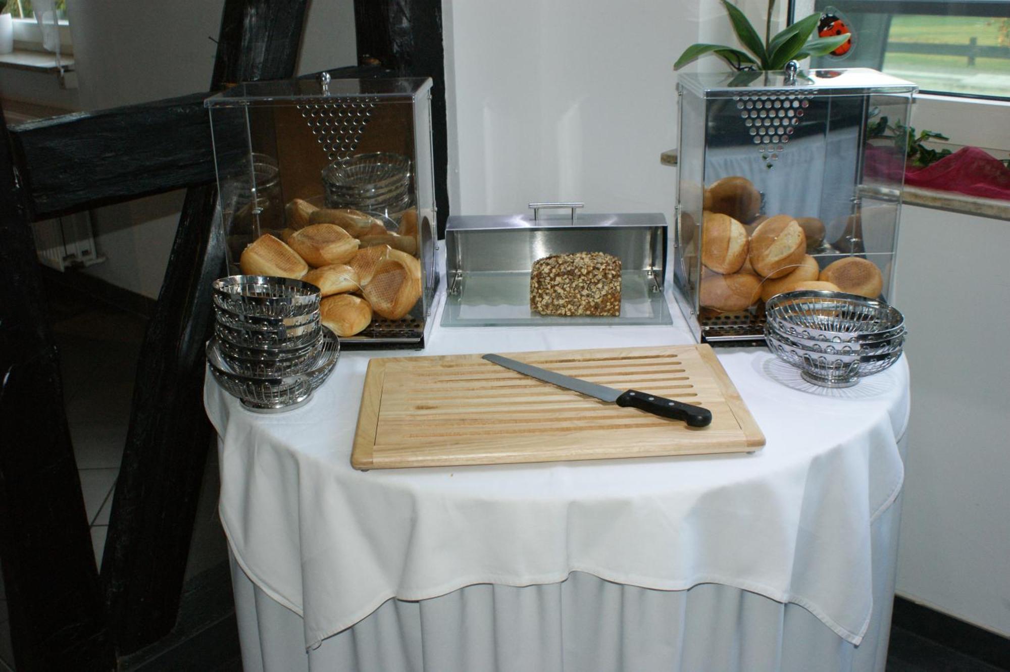 Hotel Am Rosenplatz,24 Stunden Check In, Kostenfreie Parkplaetze Brechtorf Bilik gambar