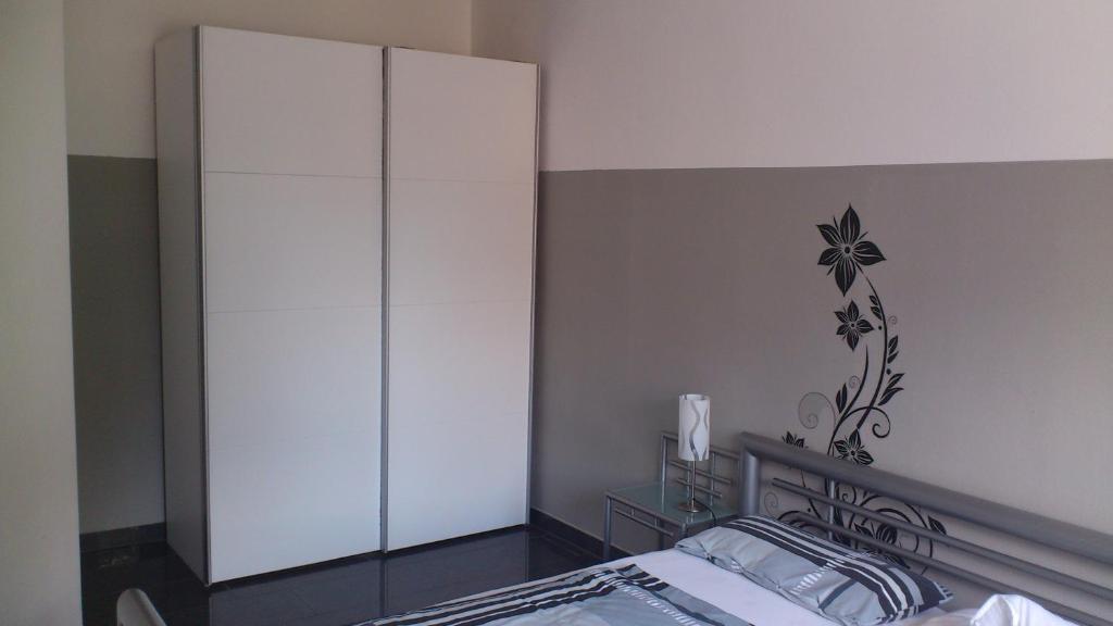 Hotel Am Rosenplatz,24 Stunden Check In, Kostenfreie Parkplaetze Brechtorf Bilik gambar