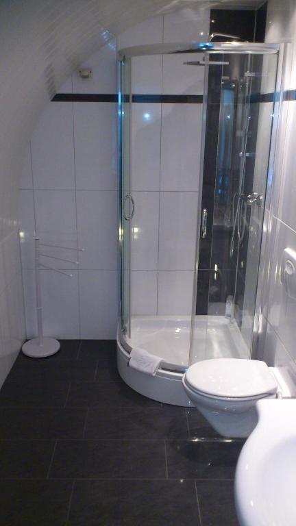 Hotel Am Rosenplatz,24 Stunden Check In, Kostenfreie Parkplaetze Brechtorf Luaran gambar