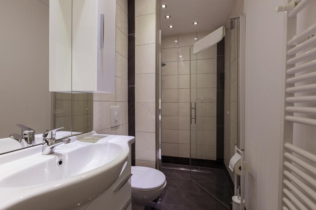 Hotel Am Rosenplatz,24 Stunden Check In, Kostenfreie Parkplaetze Brechtorf Luaran gambar